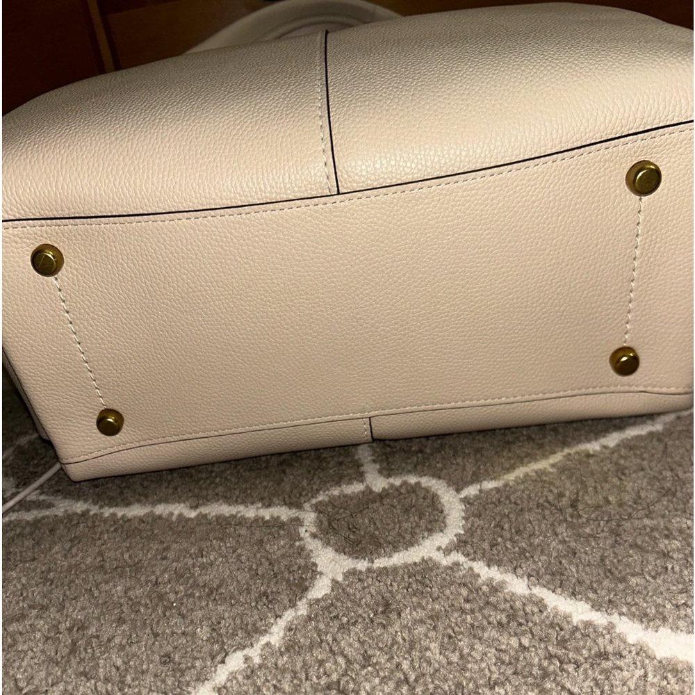 Coach Cream Leather Shoulder Bag - Picture 2 of 12